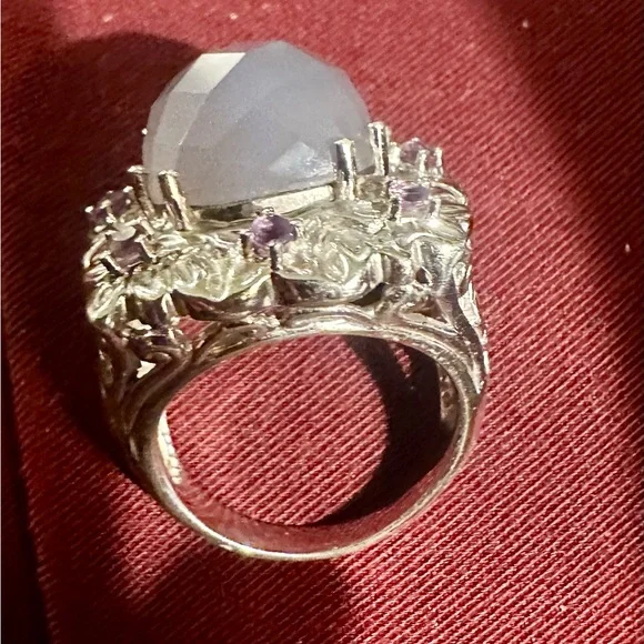 Elegant Sterling Silver stamped 925 and Purple Gemstone Ring - Picture 3 of 12